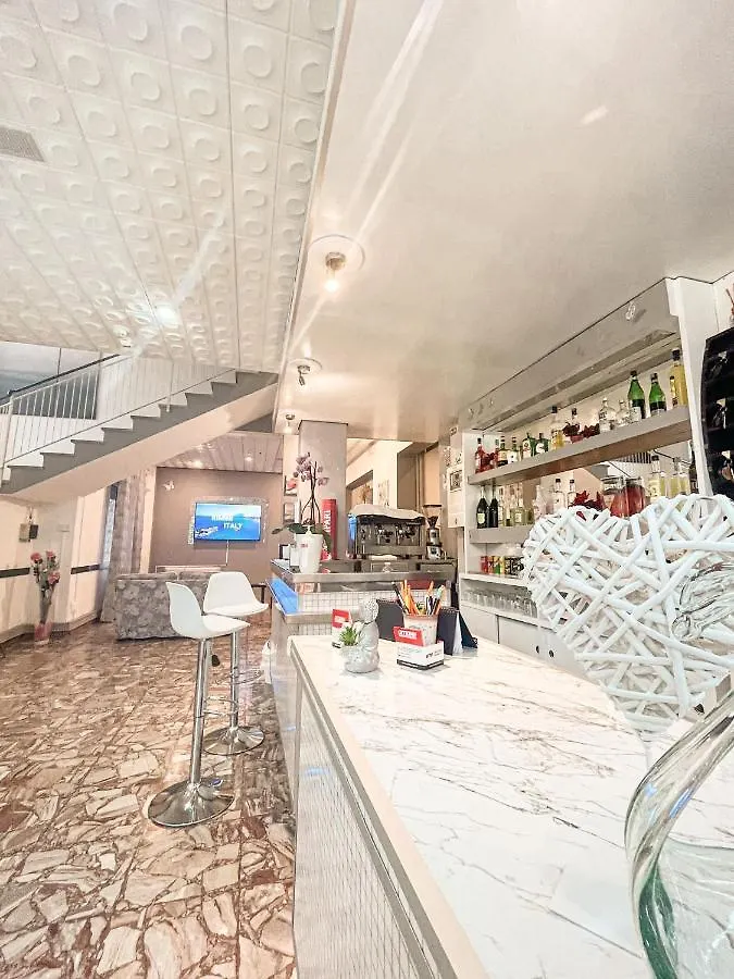 Hotel Villa Del Bagnino 리미니 2*,